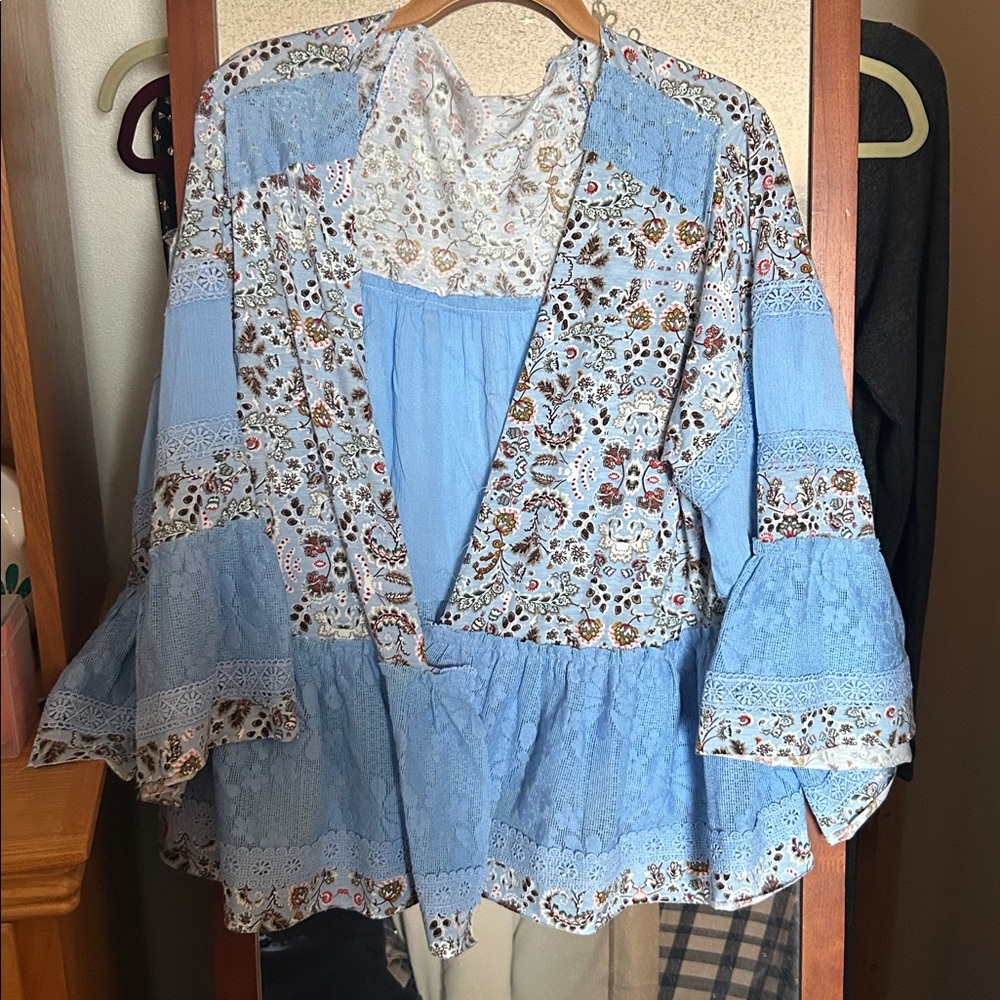 POL Patchwork Blue Floral Bell Sleeve Blouse - Picture 3 of 3